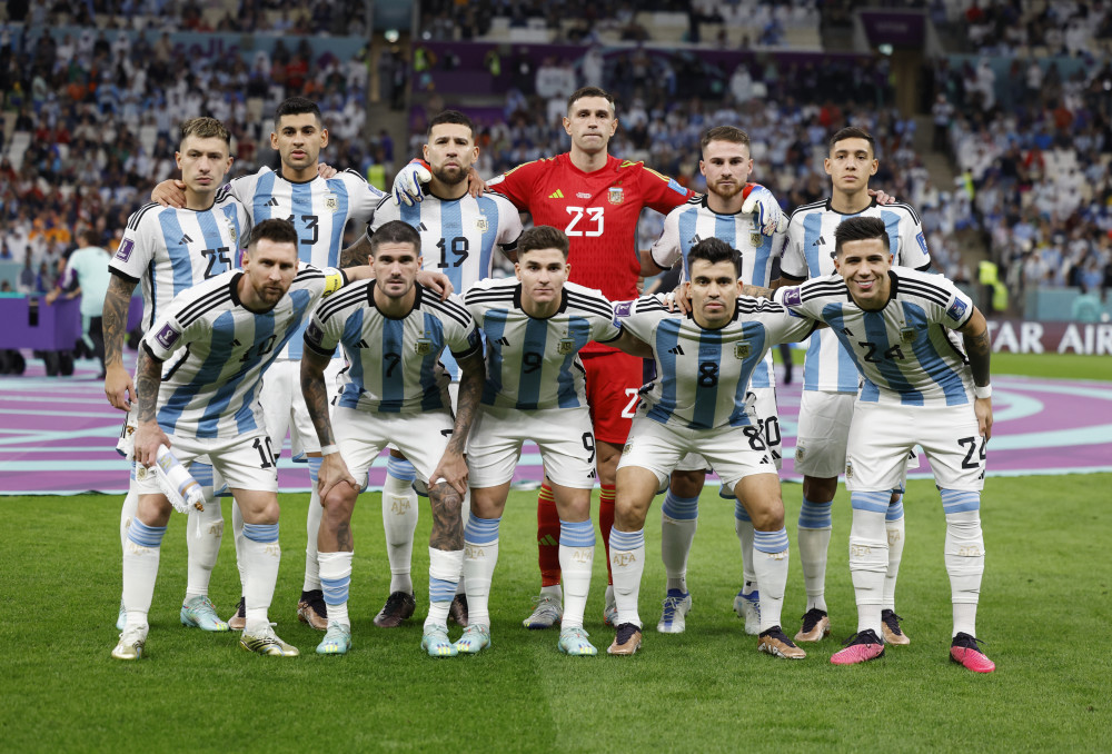 欧冠进球榜更新：莱万连续进球,