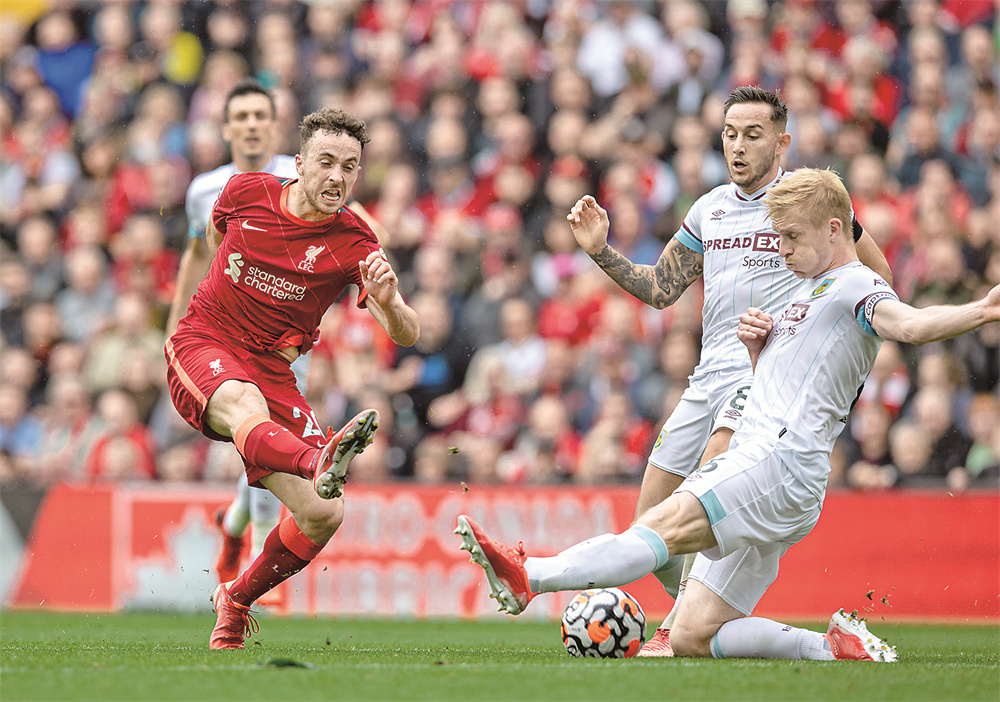 B席48次英超助攻超越阿圭罗，曼城队史仅次于丁丁和D席