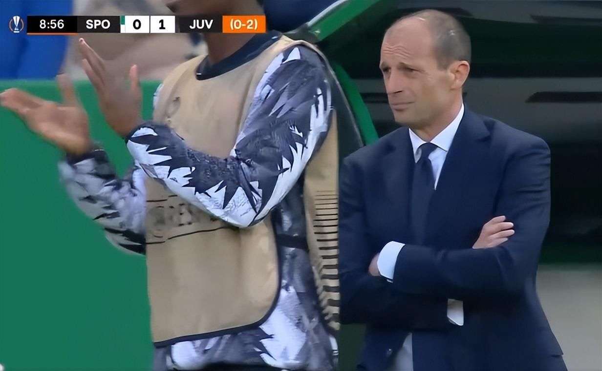 男篮传奇得分后卫曾对科比砍20分，800度近视神准投篮